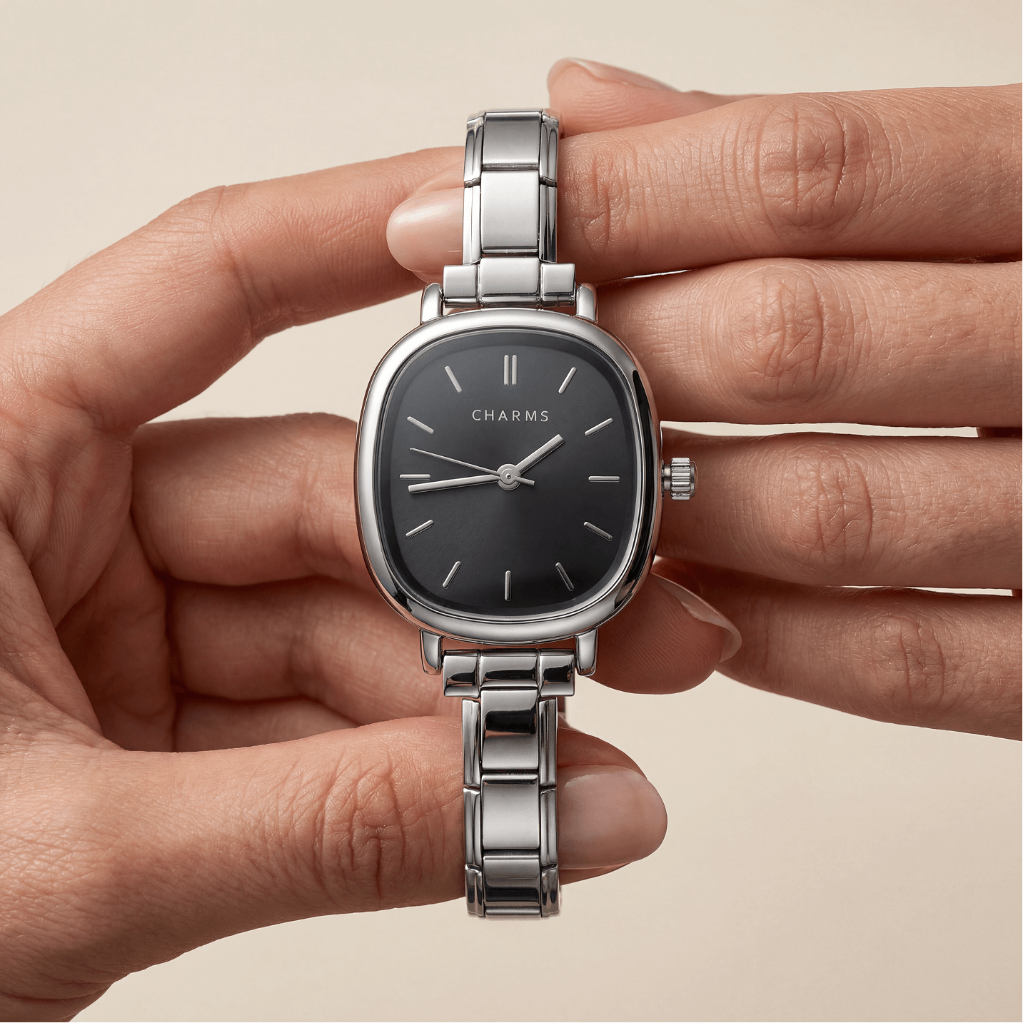 Capri – Edição prateada com mostrador preto