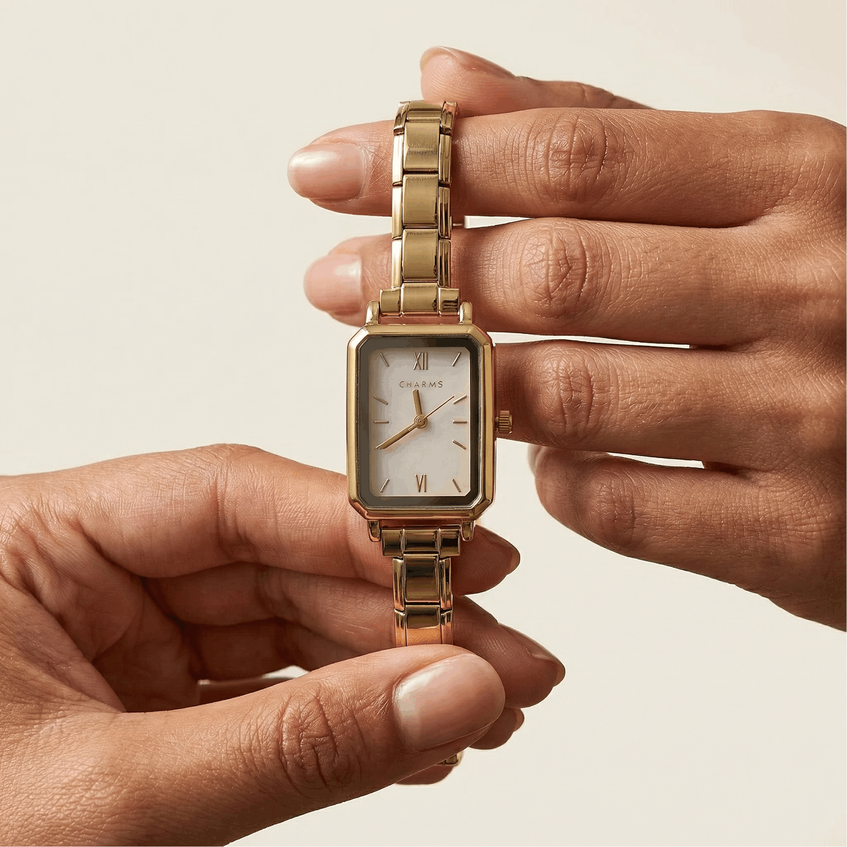 Como – Edição dourada com mostrador branco