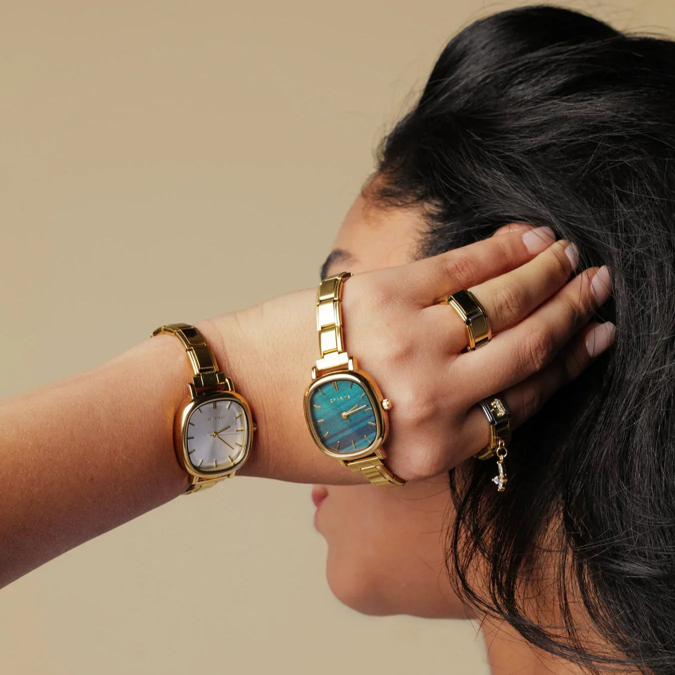 Capri – Edição dourada com mostrador esmeralda