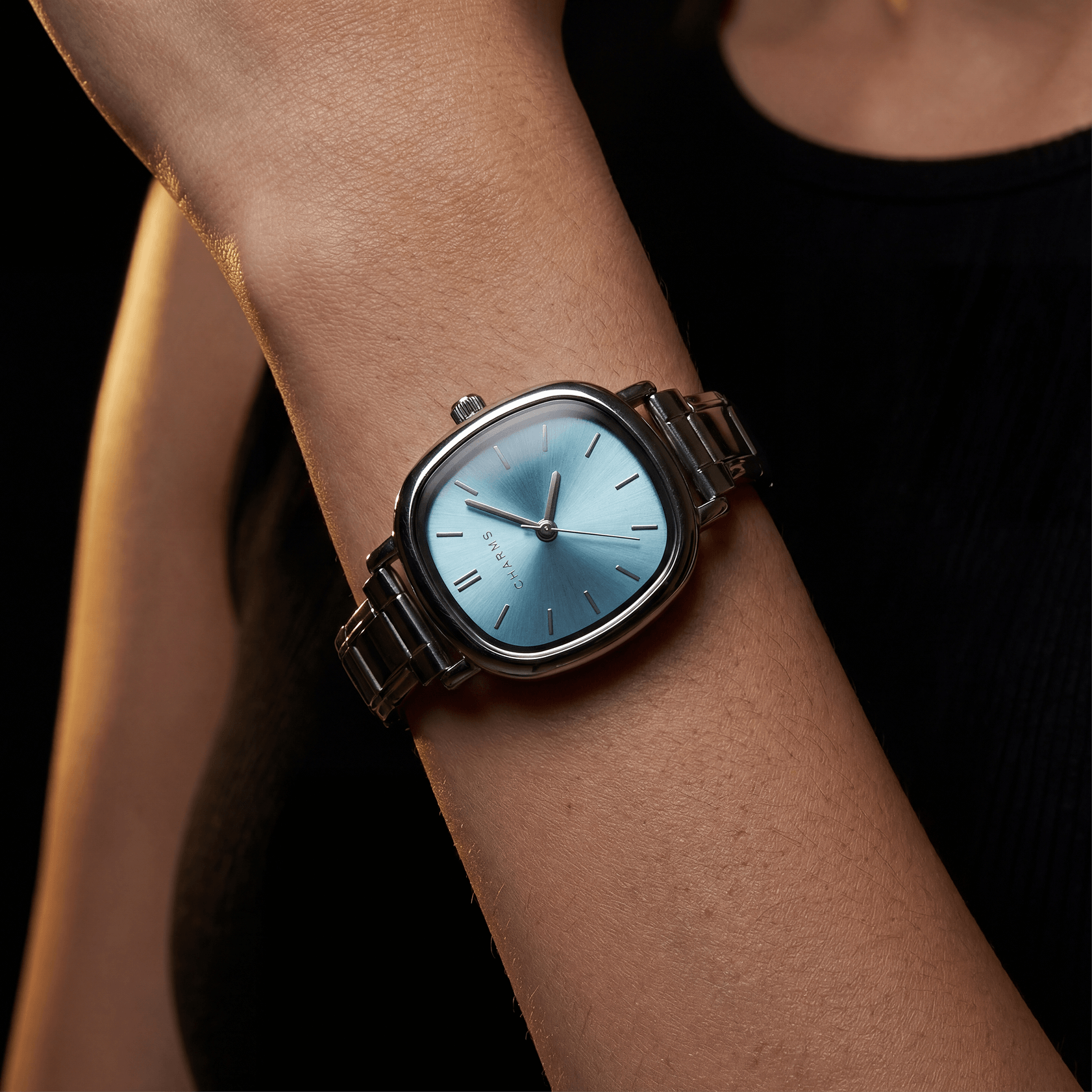 Capri – Edição prateada com mostrador azul